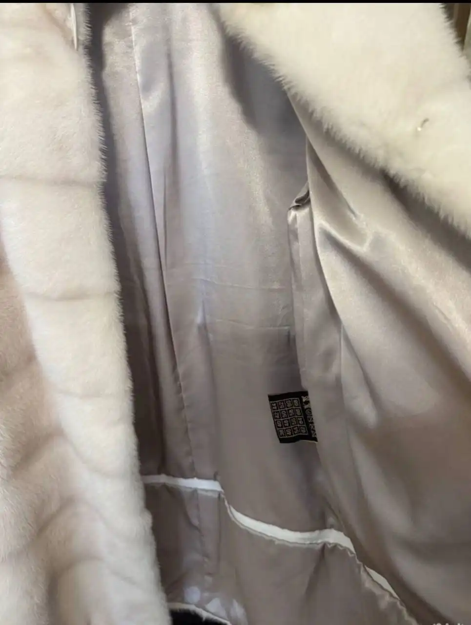 Натуральная шубка с отстегивающимися элементами - Верхняя одежда (Одежда) в Саратов