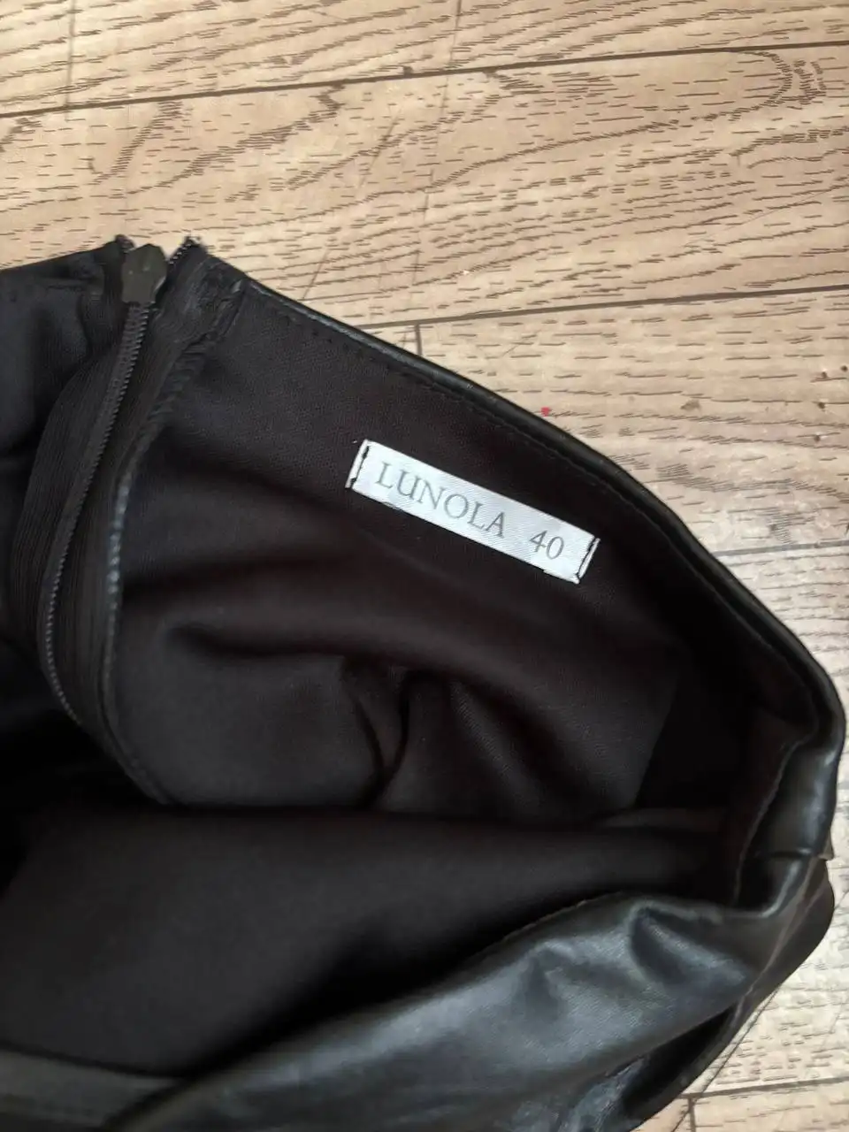 Два платья размер 40: красное и черное из эко-кожи - Платья (Одежда) в Саратов