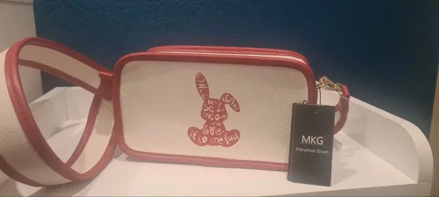 Продам женскую сумку новую качество - Одежда в Саратов