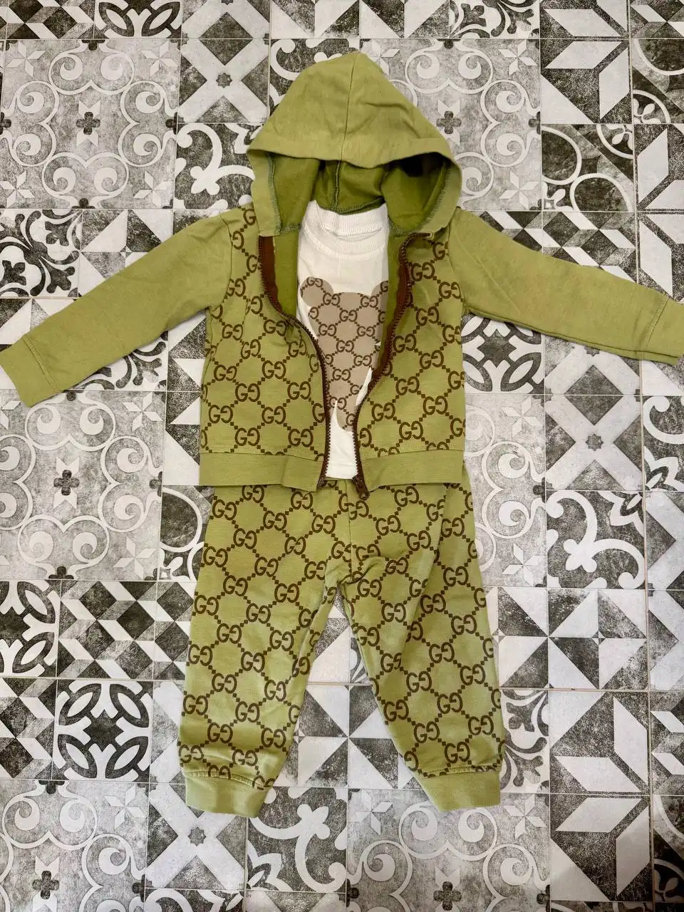 Костюмы 80/86 размер - Детская одежда (Товары для детей) в Саратов