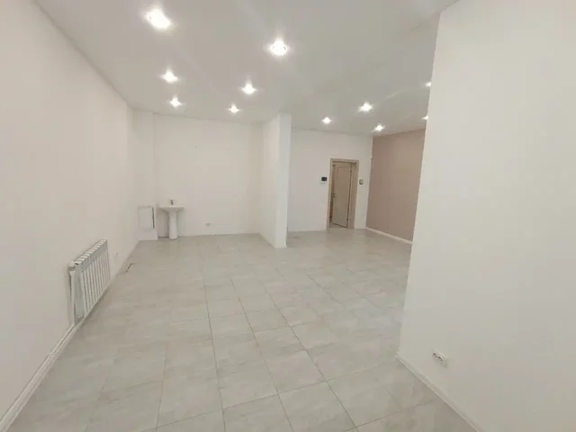 Аренда помещения 44 кв м в ЖК "Изумруд" - Аренда в Саратов