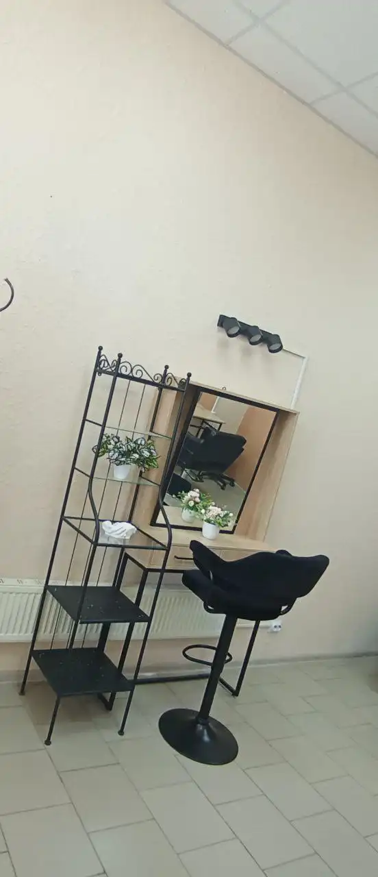 Сдам оборудованные места в салоне красоты в Саратове - Аренда (Услуги) в Саратов