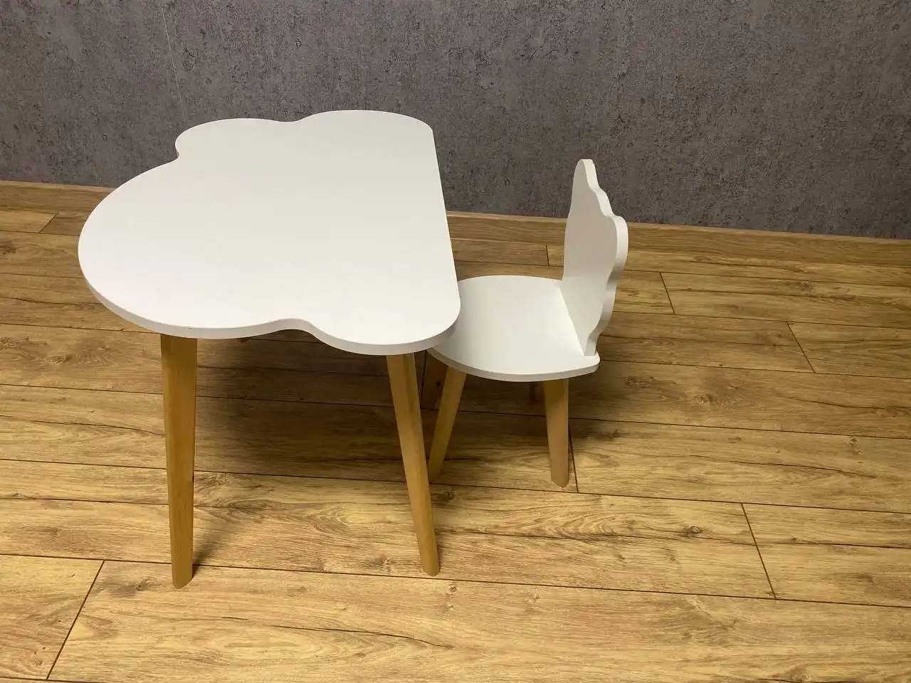 Детский стол и стульчик с недочетами - Барахолка в Саратов