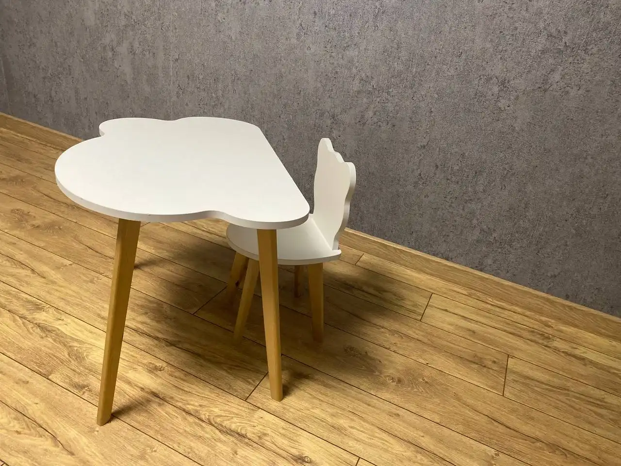 Детский стол и стульчик с недочетами - Барахолка в Саратов