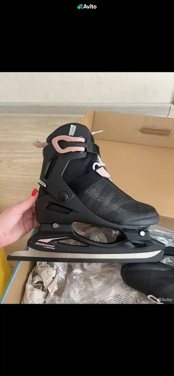 Новые коньки - Спортивные товары (Хобби и отдых) в Саратов