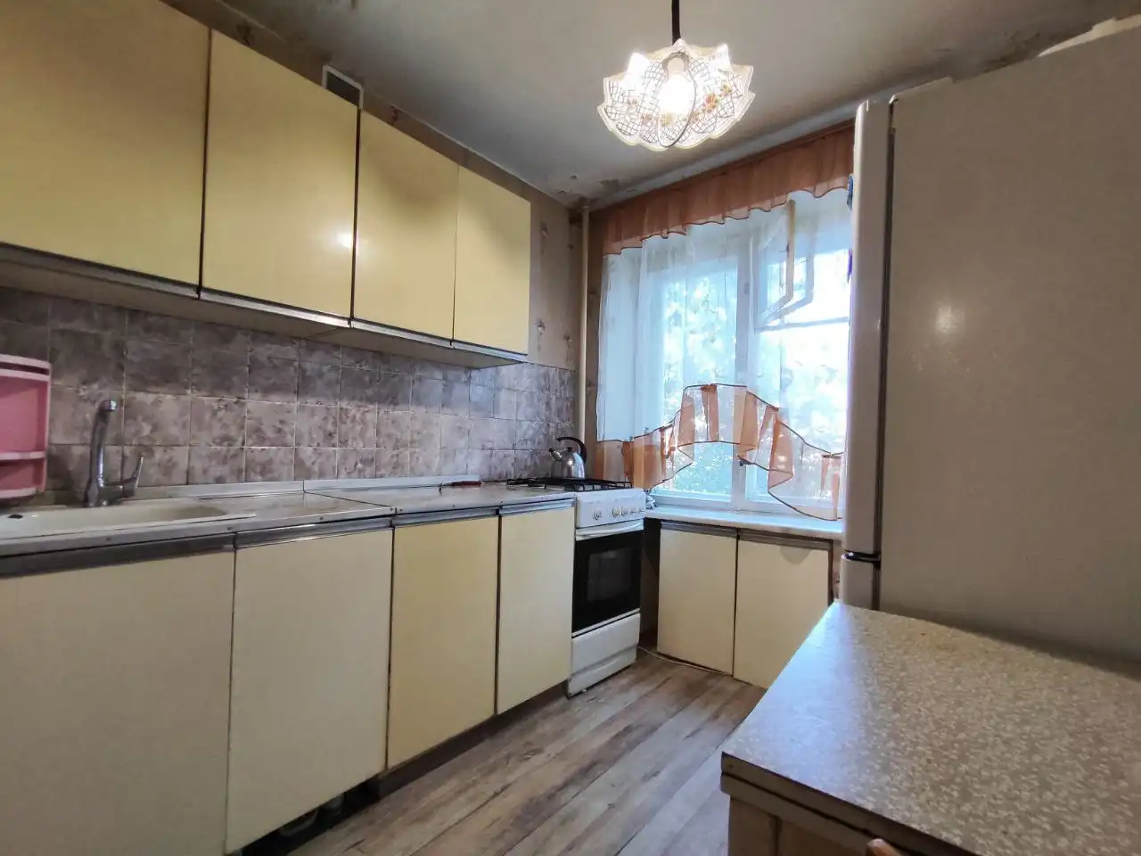 Продажа однокомнатной квартиры в районе СХИ - Квартиры (Недвижимость) в Саратов