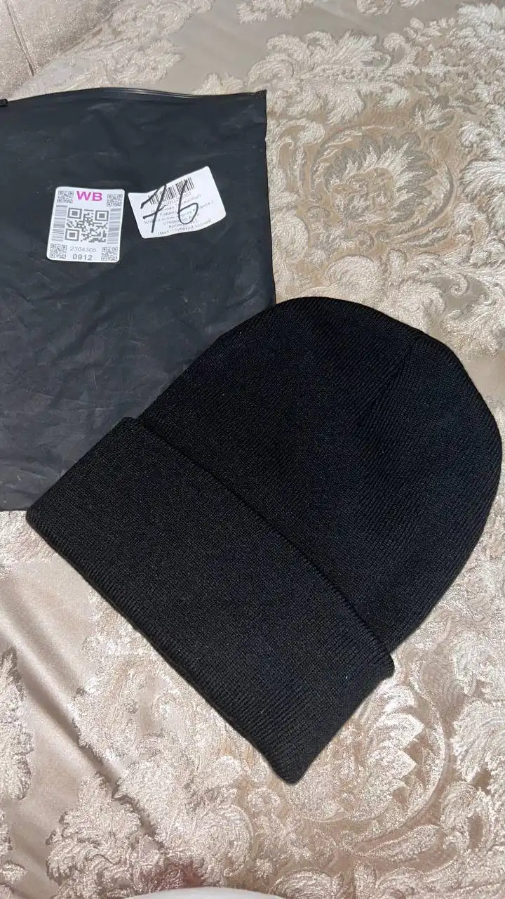 Новые шапки - Головные уборы (Одежда) в Саратов