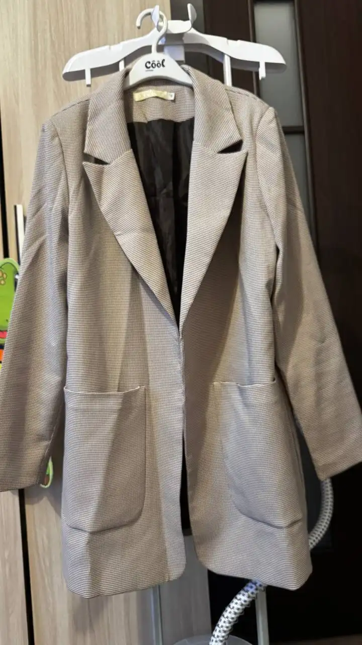 Пиджак черный и светлый размер М - Верхняя одежда (Одежда) в Саратов