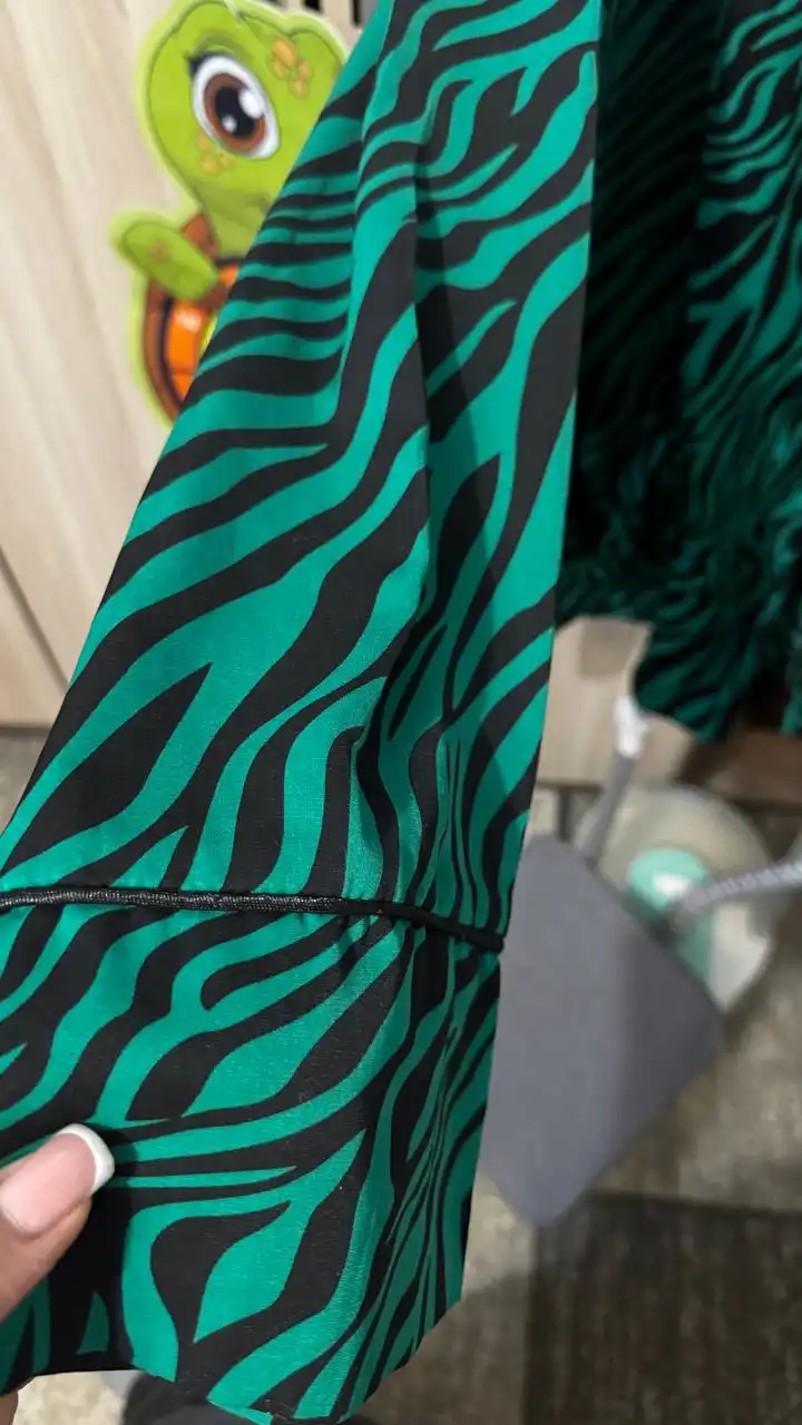 Шелковый женский костюм 44 размер - Женская одежда (Одежда) в Саратов