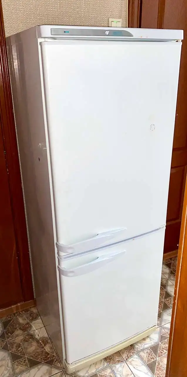 Холодильник на запчасти - Барахолка в Саратов