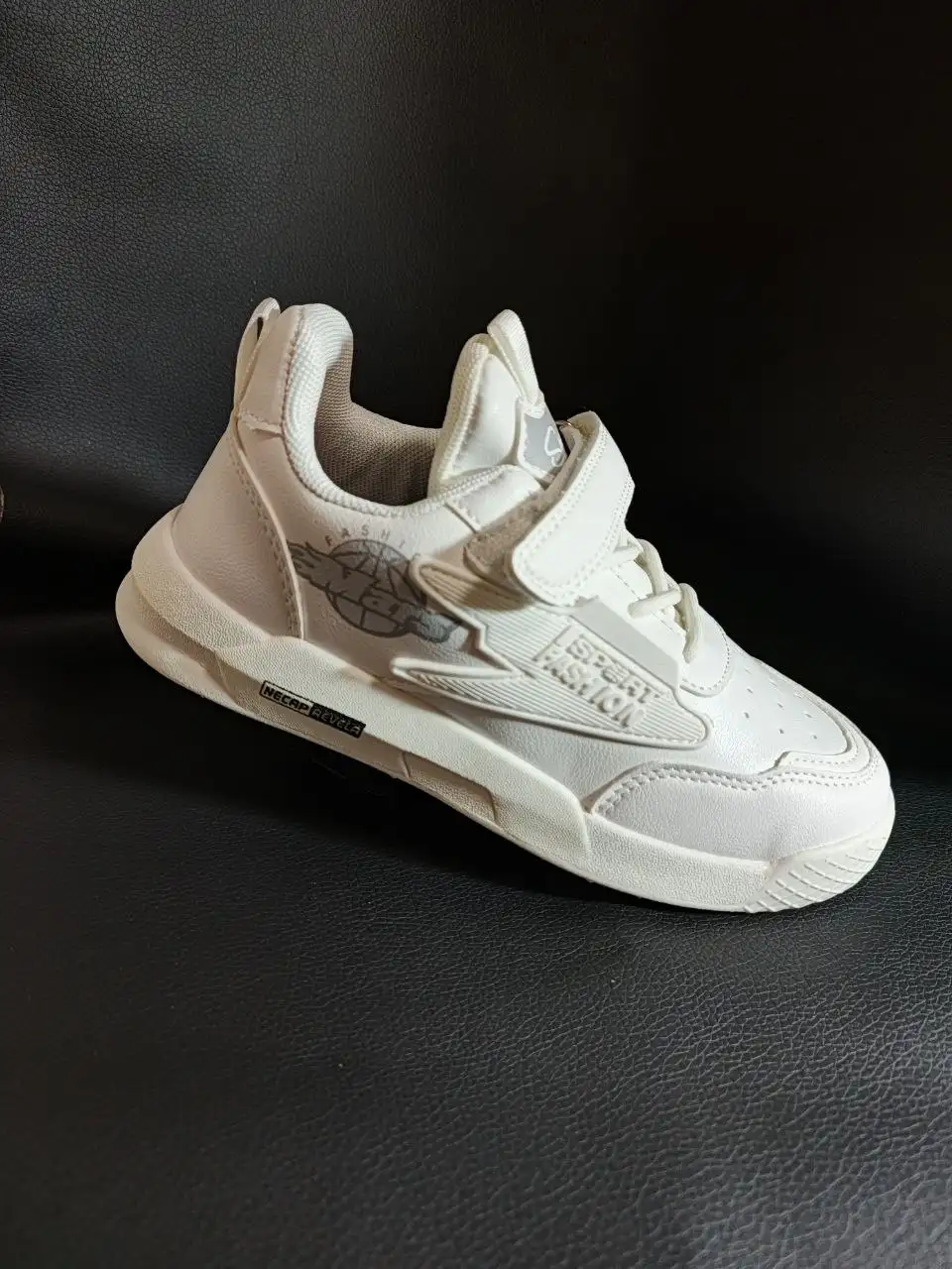 Продажа кроссовок в Саратове - Обувь (Одежда) в Саратов