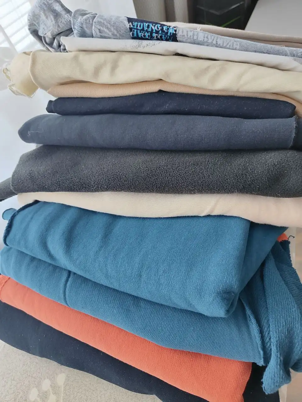 Остатки тканей и полотен - Ткани и материалы (Барахолка) в Саратов