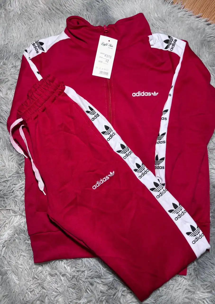 Продам женские костюмы - Одежда в Саратов