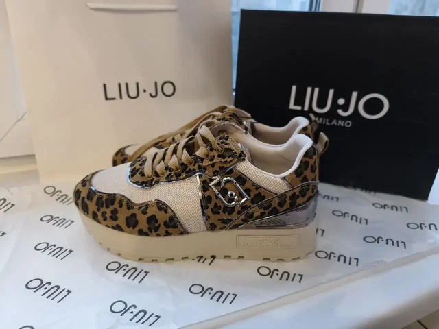 Кроссовки копия люкс на вб - частное объявление в Саратов