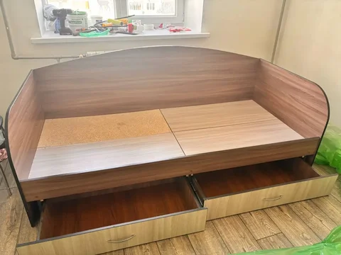 Продам кровать 90 на 200 с выдвижными ящиками - Рамки для фото в Саратов