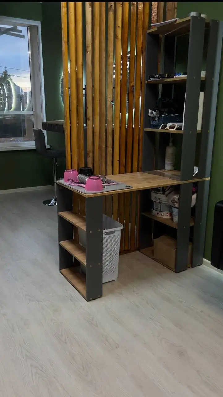 Продажа мебели: стол, стеллажи, барные стула, консоли - Барахолка в Саратов