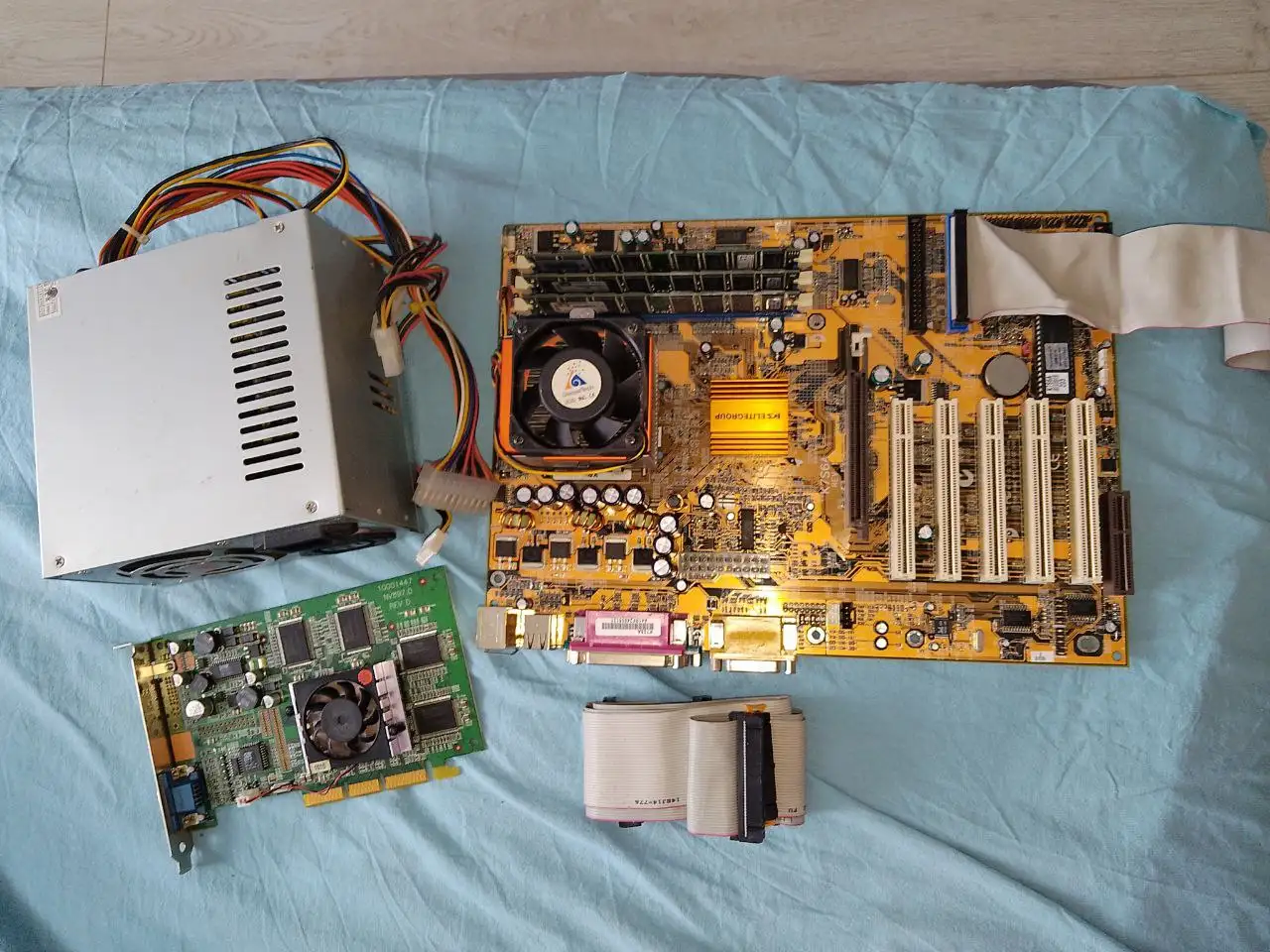 Продажа рабочего компьютерного оборудования - Компьютеры и комплектующие (Электроника) в Саратов