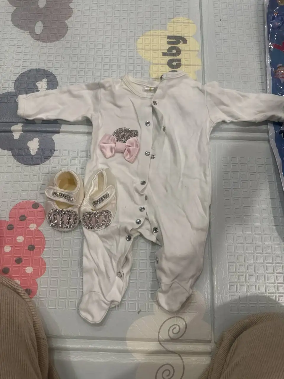 Детские вещи на новорожденную девочку - Одежда для новорожденных (Товары для детей) в Саратов