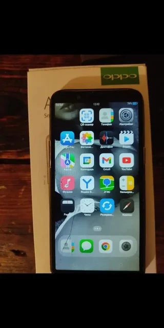 Продам рабочий телефон Oppo A83 - Наушники в Саратов