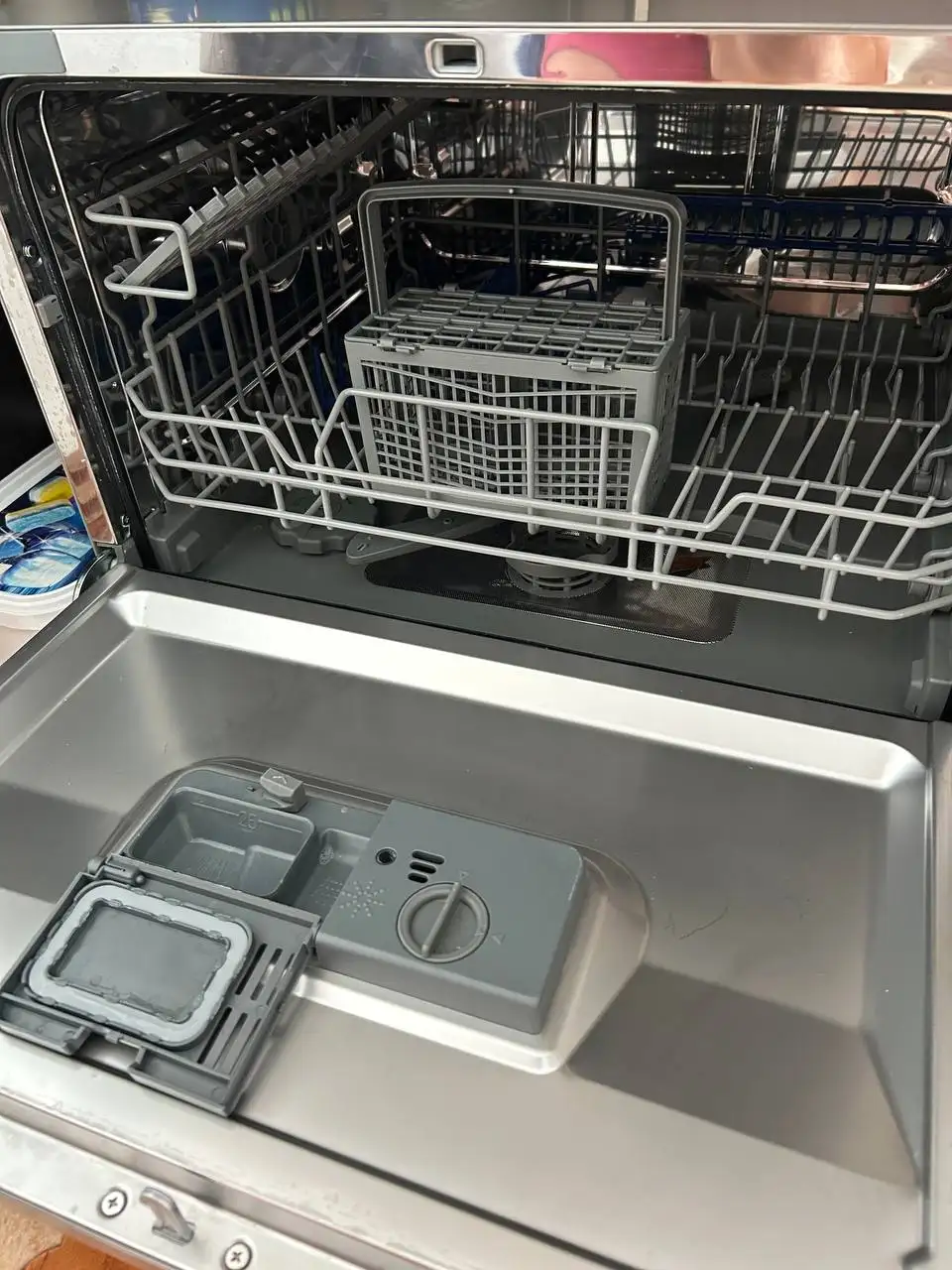 Посудомоечная машина в отличном состоянии - Крупная бытовая техника (Для дома и дачи) в Саратов