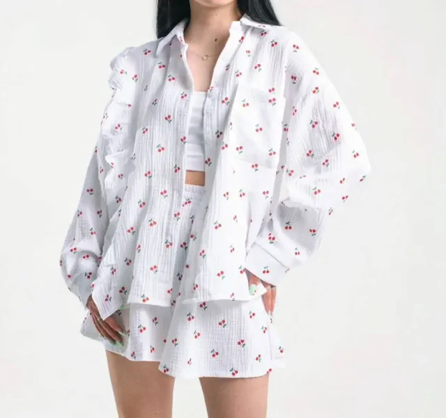 Новые костюмы-двойки и платья - Женская одежда в Саратов