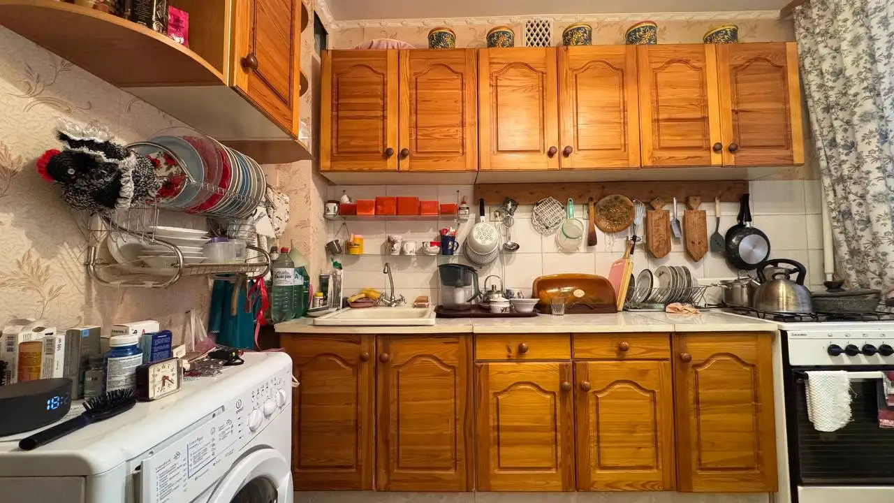 Продам кухню - Кухонная мебель (Для дома и дачи) в Саратов