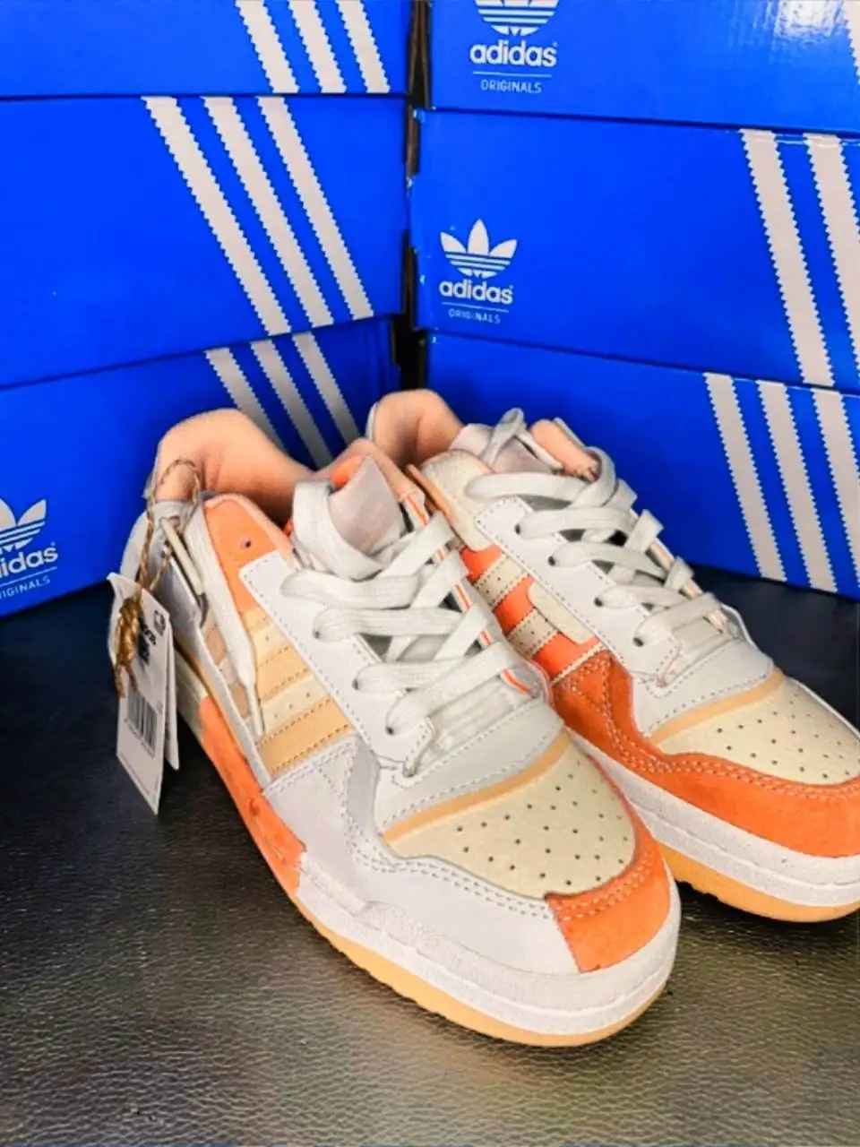 Женские кроссовки остатки от магазина - Обувь (Одежда) в Саратов