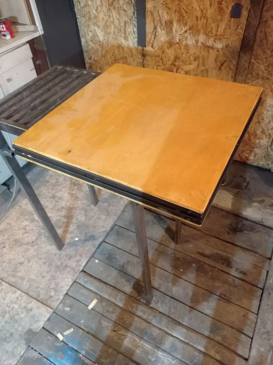 Продам складной туристический (рыболовный) столик - Туризм и рыбалка (Хобби и отдых) в Саратов