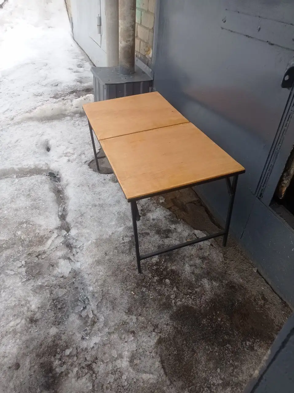 Продам складной туристический (рыболовный) столик - Туризм и рыбалка (Хобби и отдых) в Саратов