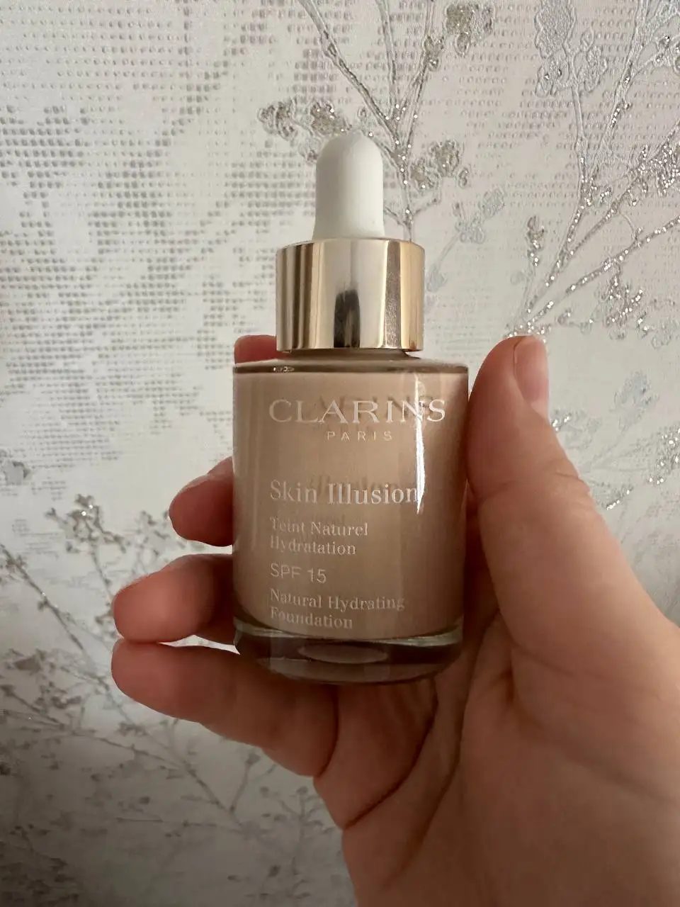 Продам новый тональный крем - Косметика (Красота и здоровье) в Саратов