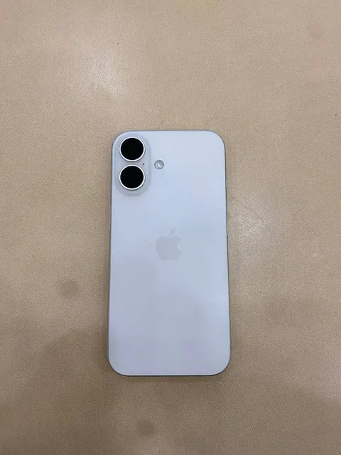 Продам iPhone 16 белый 128 ГБ - частное объявление в Саратов