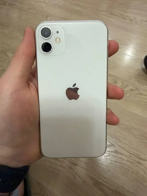 iPhone 11 128 ГБ в идеальном состоянии - Планшеты в Саратов