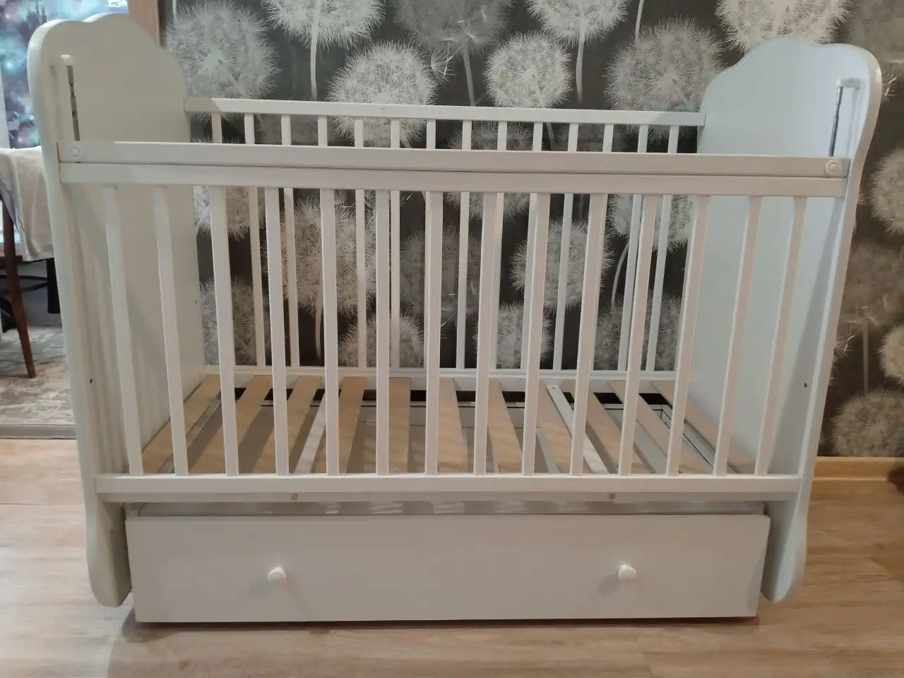 Продам детскую кроватку с маятником - Детская мебель (Товары для детей) в Саратов