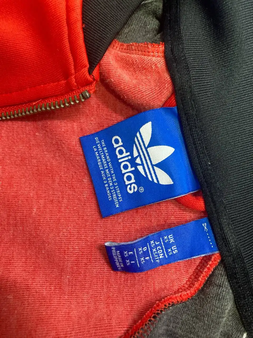 Продам олимпийку Adidas MU original размер XS - Спортивная одежда (Одежда) в Саратов