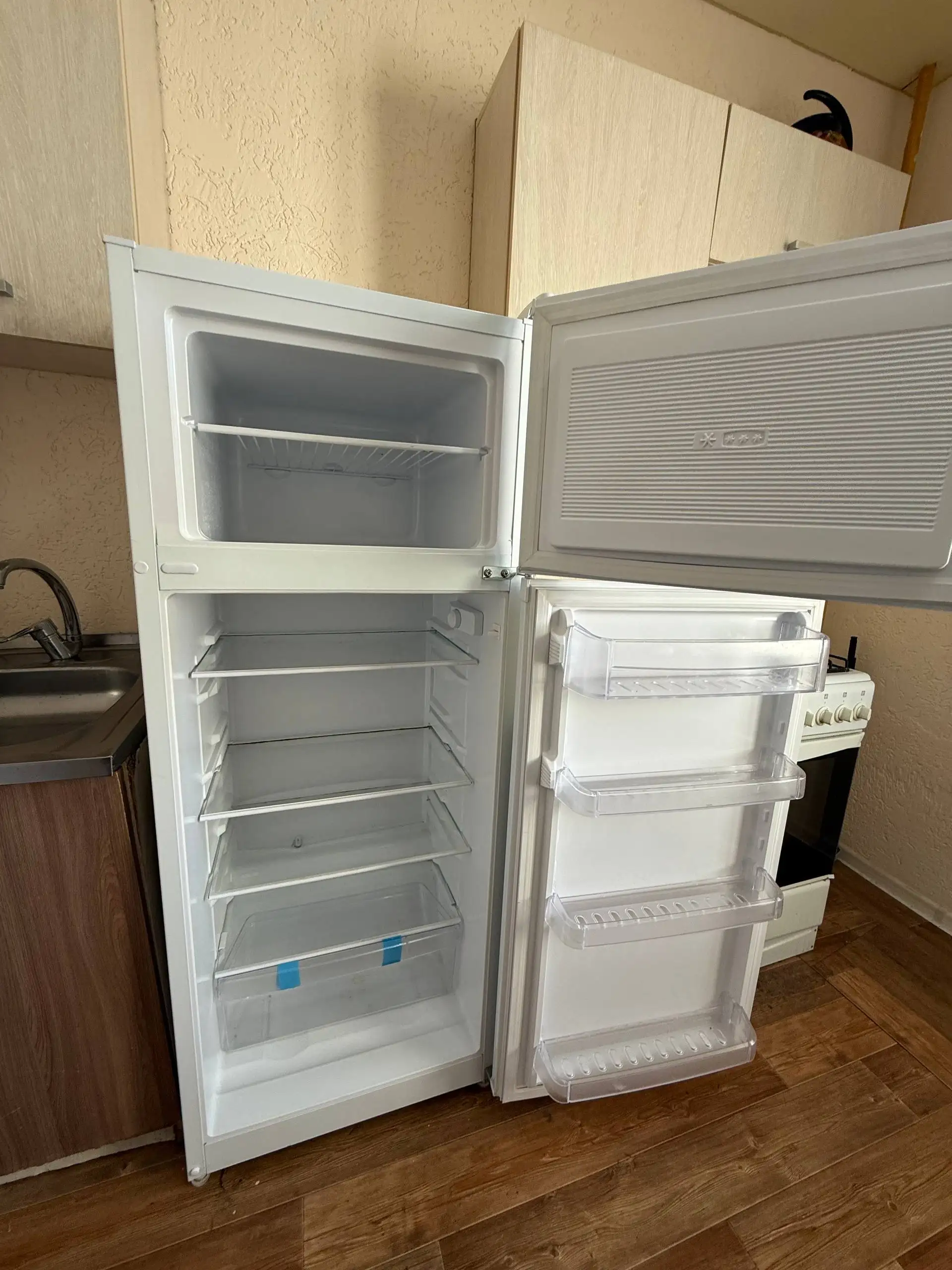 Продам холодильник б/у - Холодильники (Барахолка) в Саратов