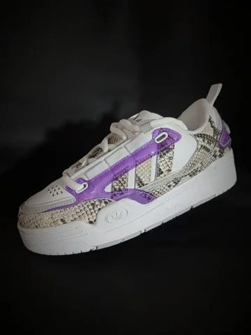 Кроссовки новые, размеры 35-40 - Кухонные принадлежности в Саратов