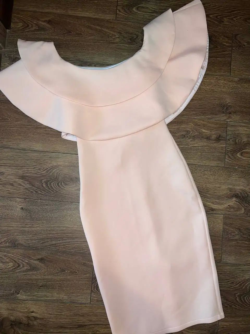 Продам платье нежно персикового цвета - Платья (Одежда) в Саратов