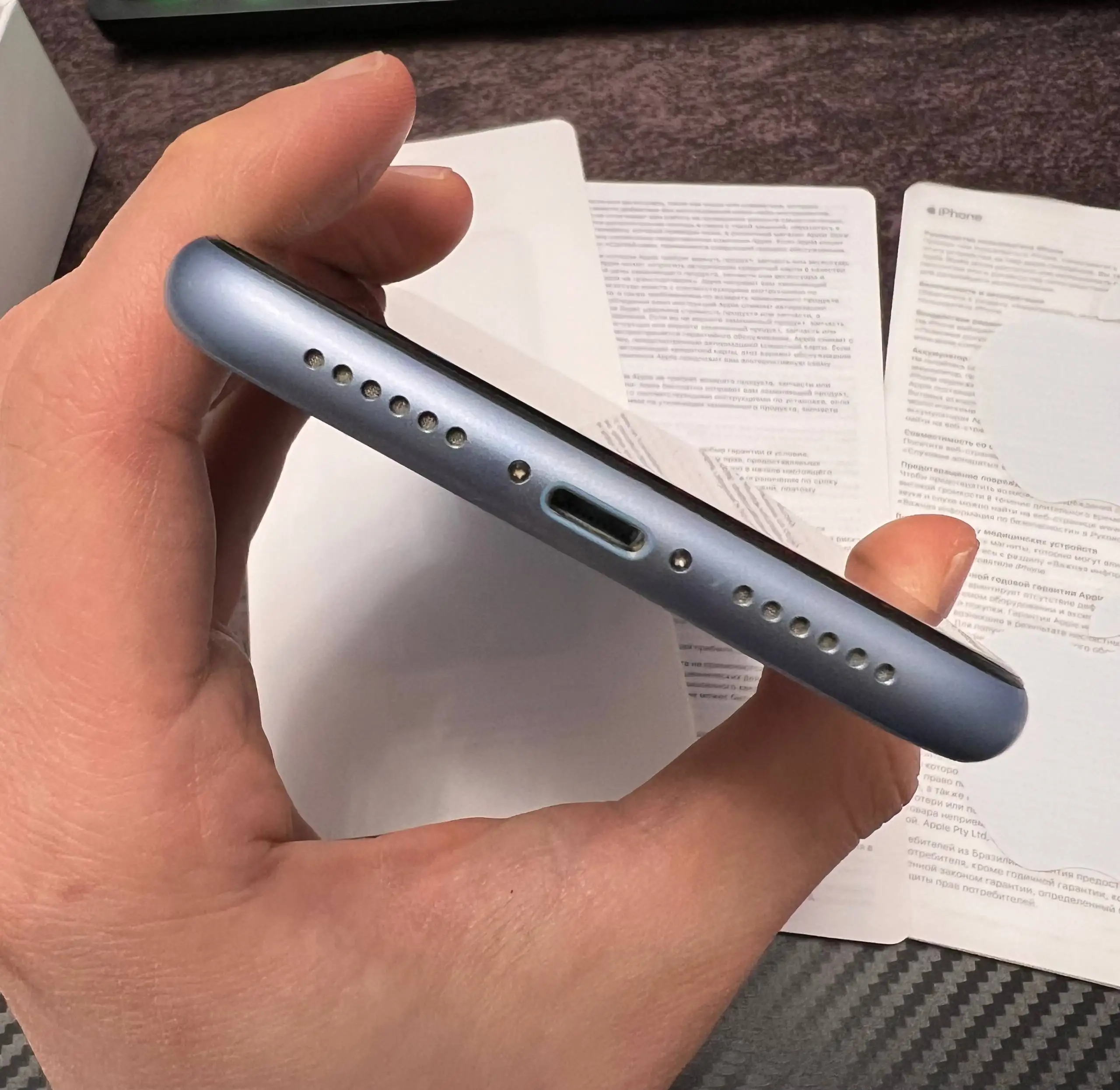 Смартфон в идеальном состоянии с полной комплектацией - Смартфоны (Электроника) в Саратов