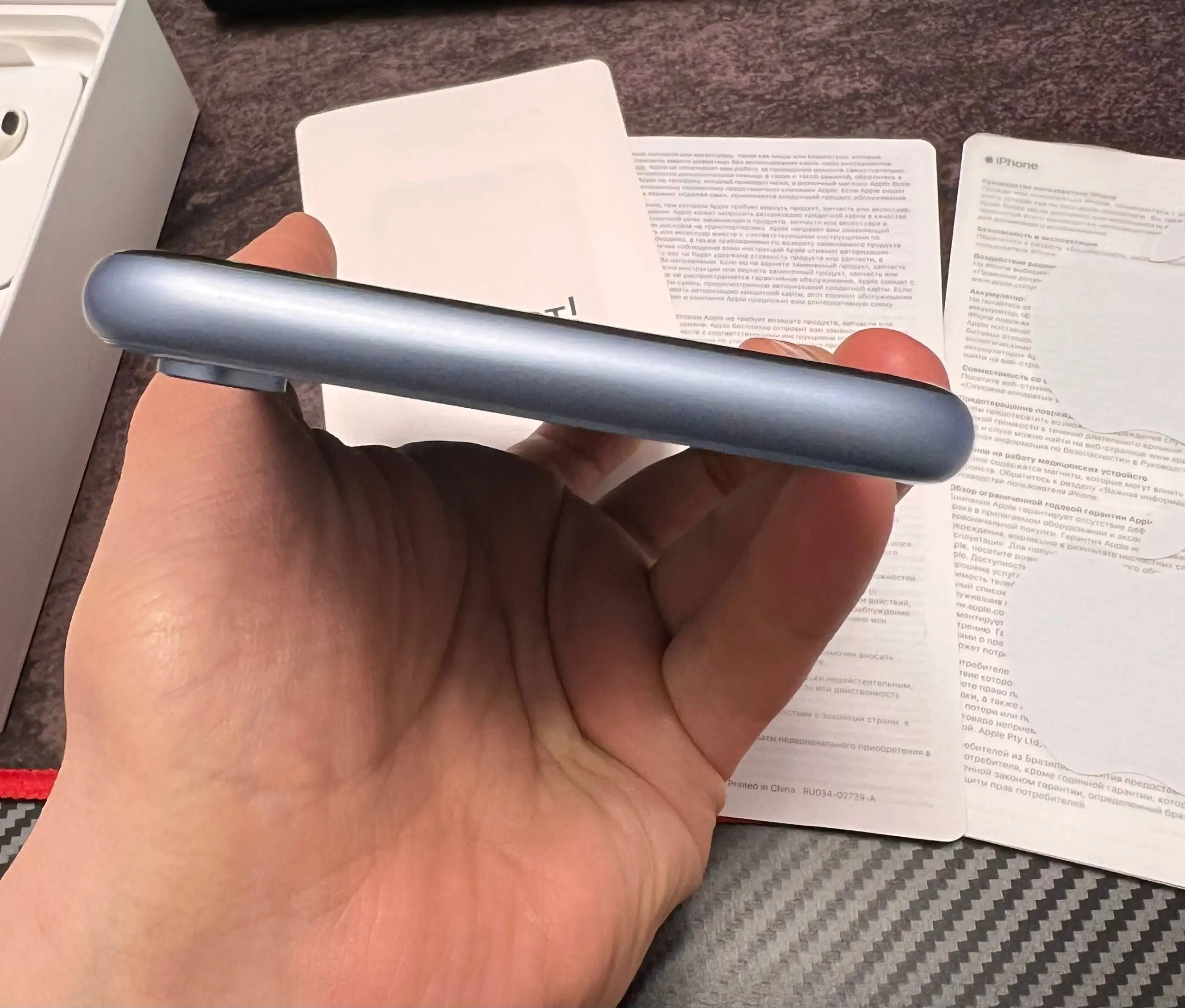 Смартфон в идеальном состоянии с полной комплектацией - Смартфоны (Электроника) в Саратов