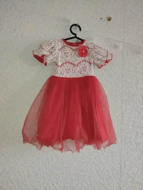 Платье на девочку размер 98 - Одежда в Саратов