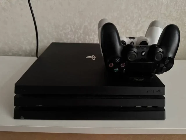 Продам PS4 Pro 1 TB с дисками и PS Plus - Радиодетали в Саратов