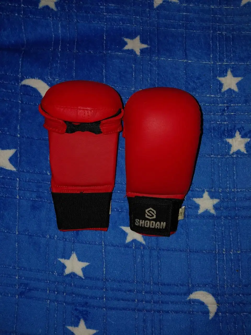 Продам набор для каратэ в отличном состоянии - Спорт (Хобби и отдых) в Саратов