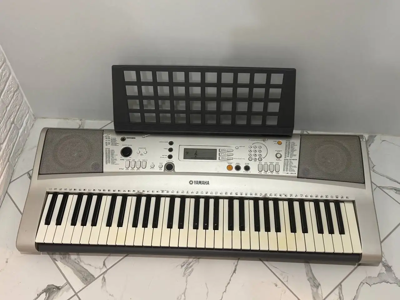 Синтезатор Yamaha PSR E 313 - Музыкальные инструменты (Электроника) в Саратов