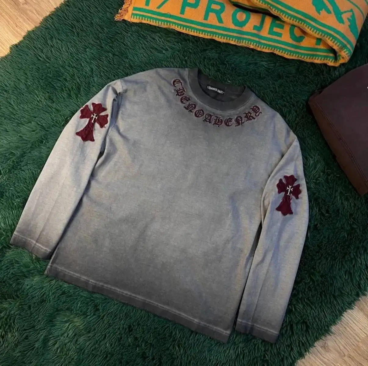 Хлопковая футболка оверсайз серого цвета с вышивкой - Футболки (Одежда) в Саратов