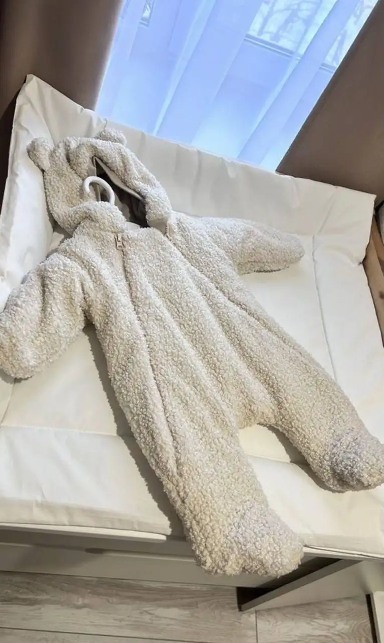 Новые шапки и комбинезон 56 размер - Одежда в Саратов