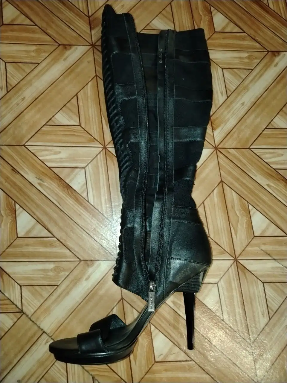 Новые кроссовки 40 размера - Обувь (Барахолка) в Саратов