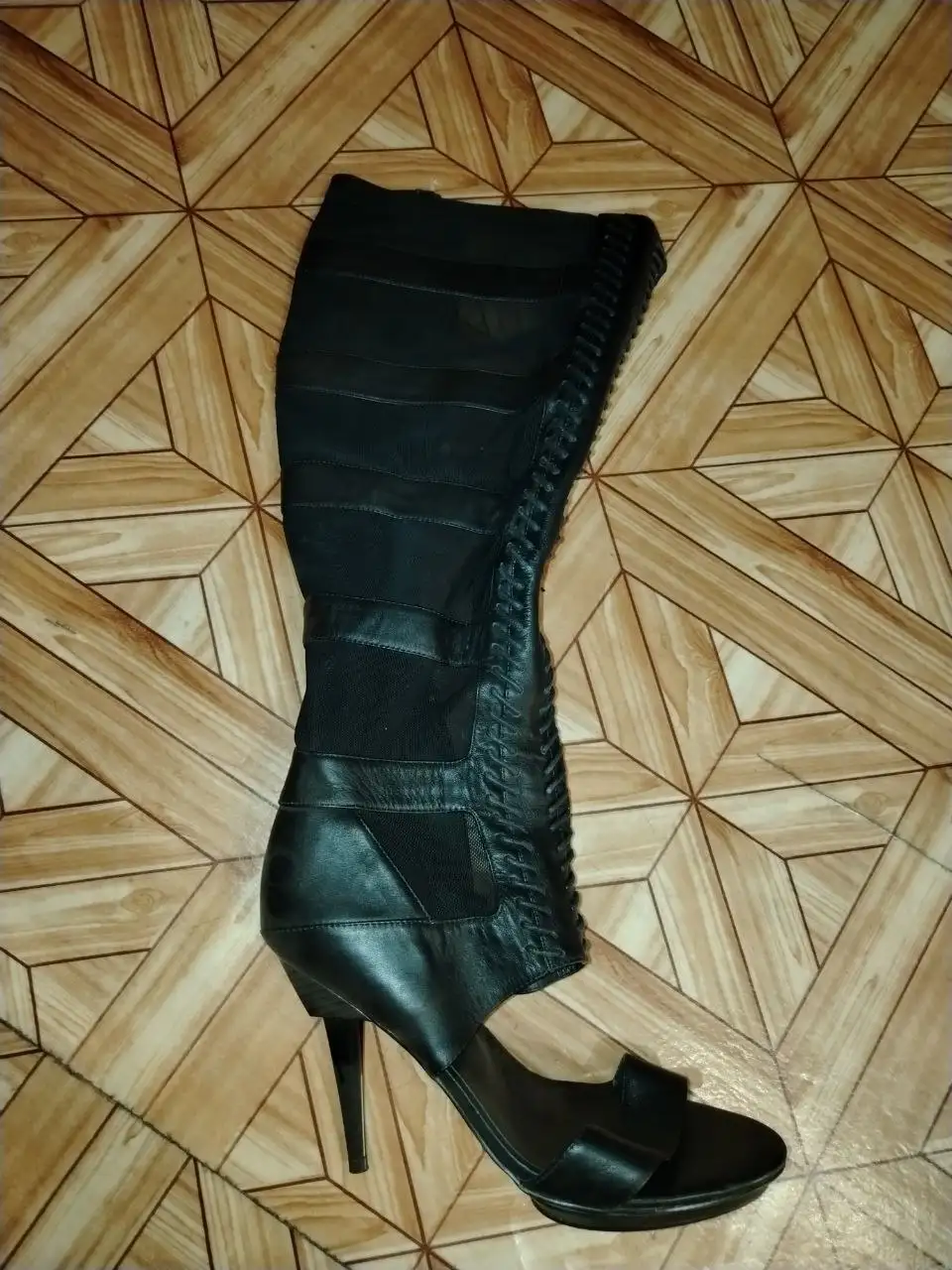 Новые кроссовки 40 размера - Обувь (Барахолка) в Саратов