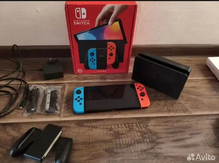 Продаётся игровая приставка Nintendo Switch OLED - Игровые приставки (Электроника) в Саратов