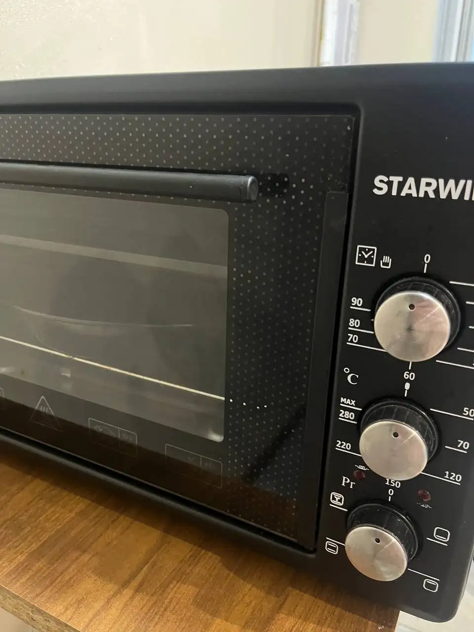 Продам мини духовку электрическую 42л - Кухонная техника (Для дома и дачи) в Саратов