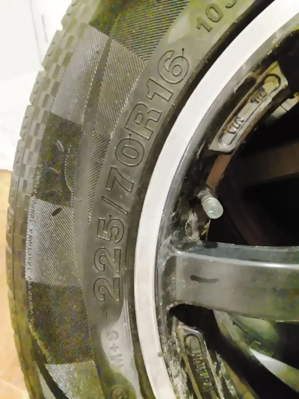 Продажа летних шин на литых дисках R16 - Шины и диски (Запчасти) в Саратов